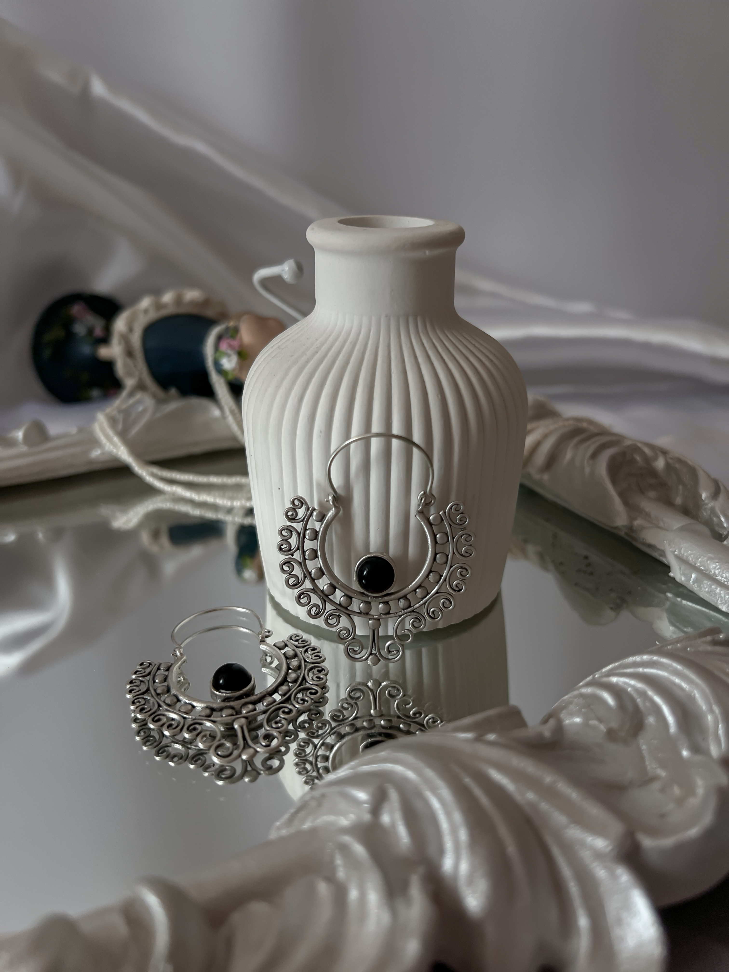 گوشواره ورشو اویز دار سنگ سواروسکی مشکی مدل وینتیج ۰۲۰۱